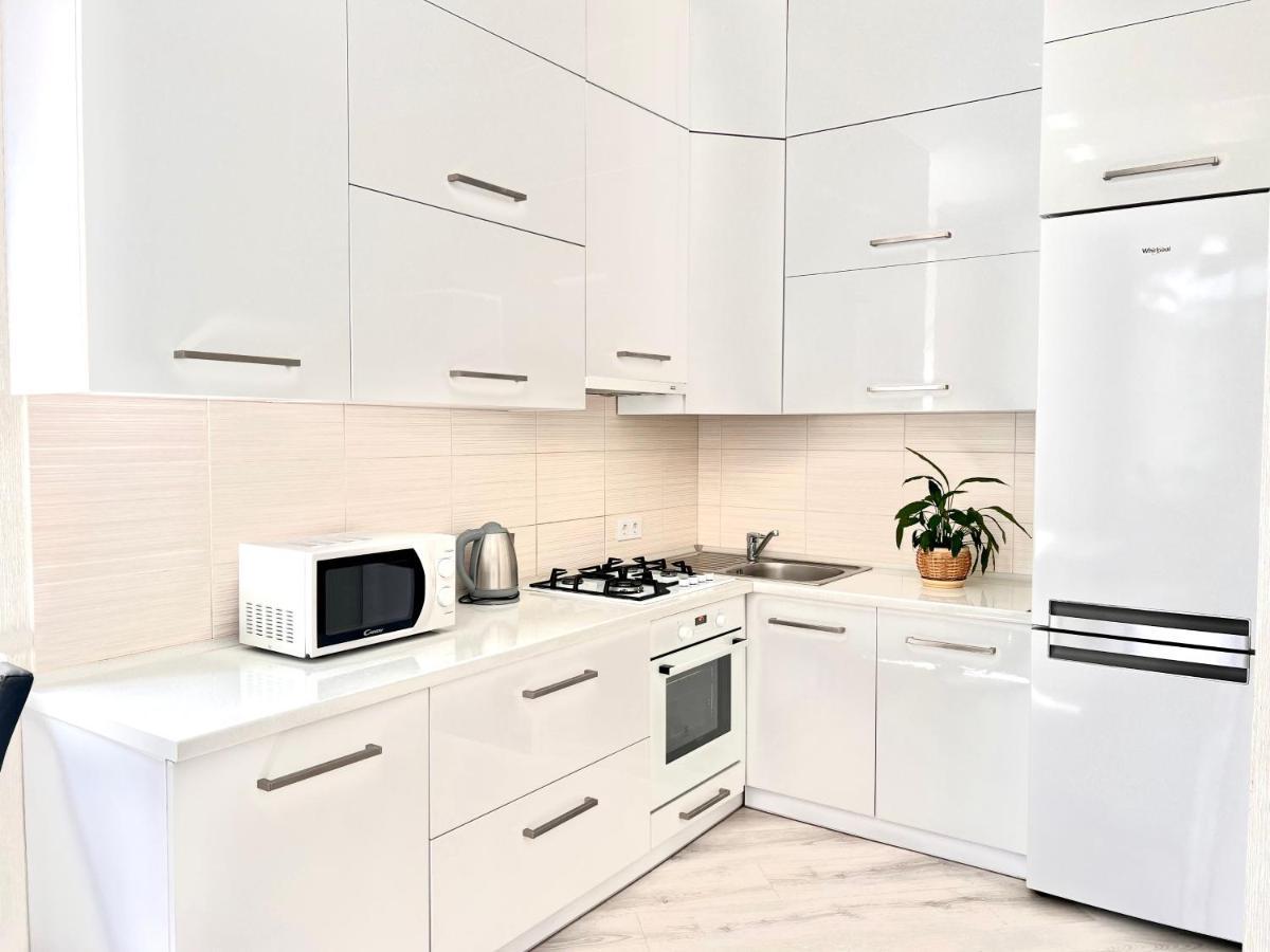 Osapart Cozy Apartment In A Complex Semycvit Львів Екстер'єр фото
