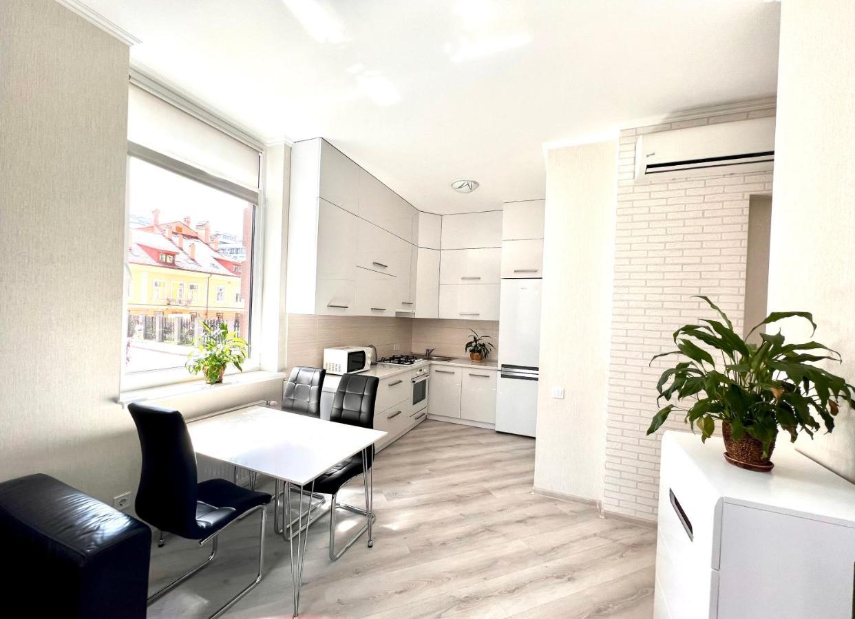 Osapart Cozy Apartment In A Complex Semycvit Львів Екстер'єр фото